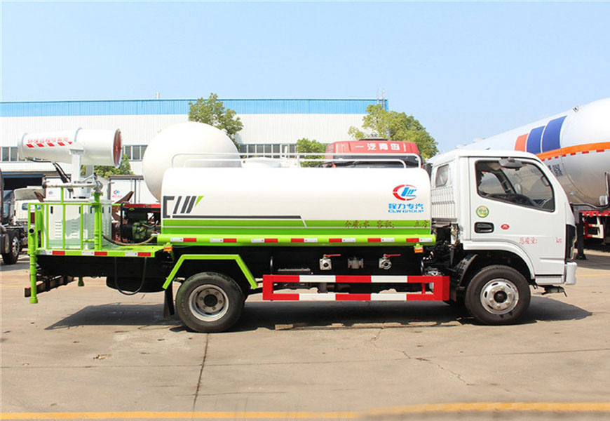 東風(fēng)多利卡5噸綠化噴灑車(chē)圖片
