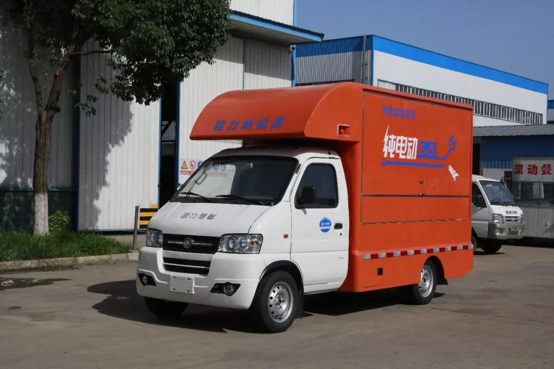 程力新能源人工智能搶險(xiǎn)救援車首批訂單圓滿交車，為國家電網(wǎng)提供一流產(chǎn)品