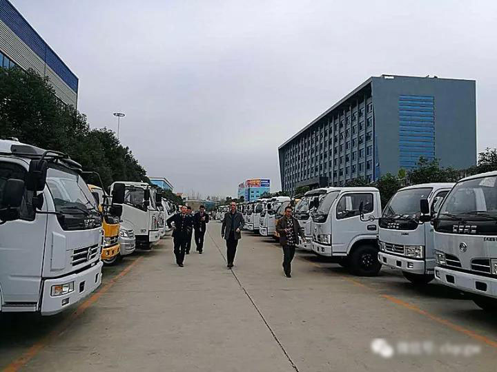 曾都區南郊國稅分局局長率隊到程力汽車集團考察調研指導工作